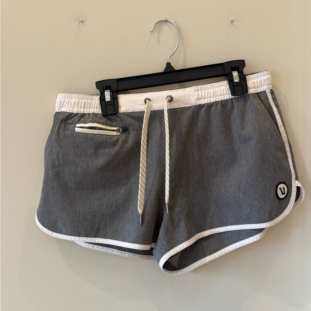 Vuori Shorts Womens size XS Tavi Athletic Gym Training Activewear Shorts
